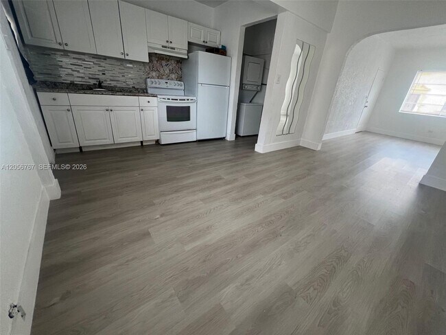 Photo - 1326 SW 6th St Unit 10