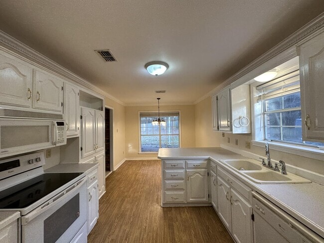 Photo - 5900 Larry Dr