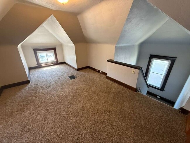 Photo - 4 BED 1 BATH SINGLE FAMILY HOME IN CLEVELAND!