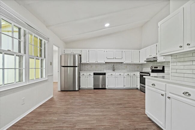 Photo - 9605 Leeswood Ln