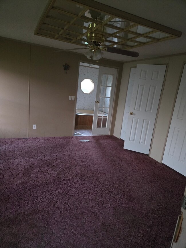 Photo - 930 LA-557