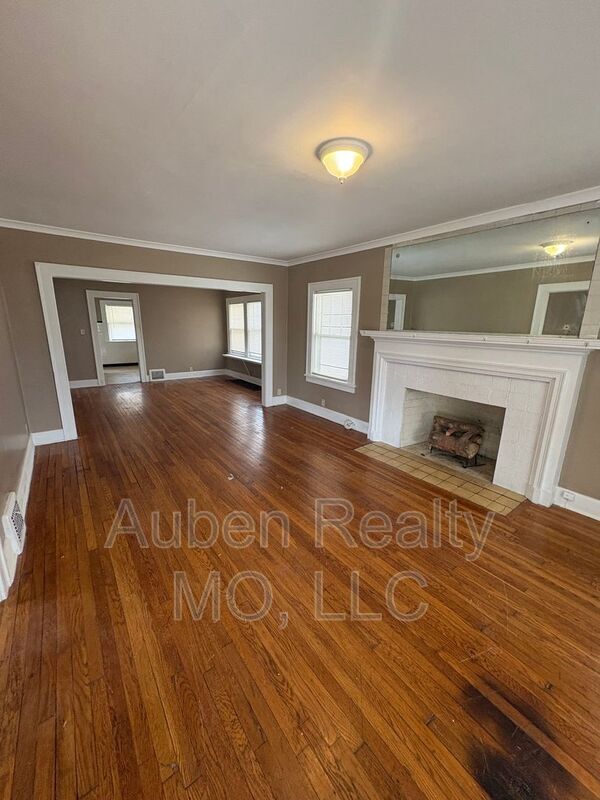 Photo - 5316 Harrison St