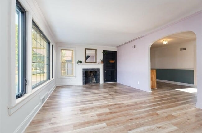 Photo - 2114 Robin Rd