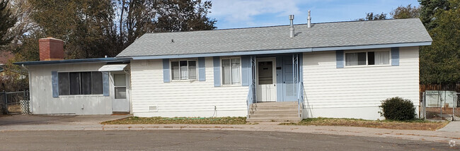 Building Photo - 1217 1st St Rental