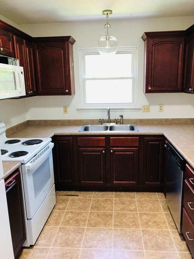 Photo - 1012-1014-1014 Willey St Unit 1014