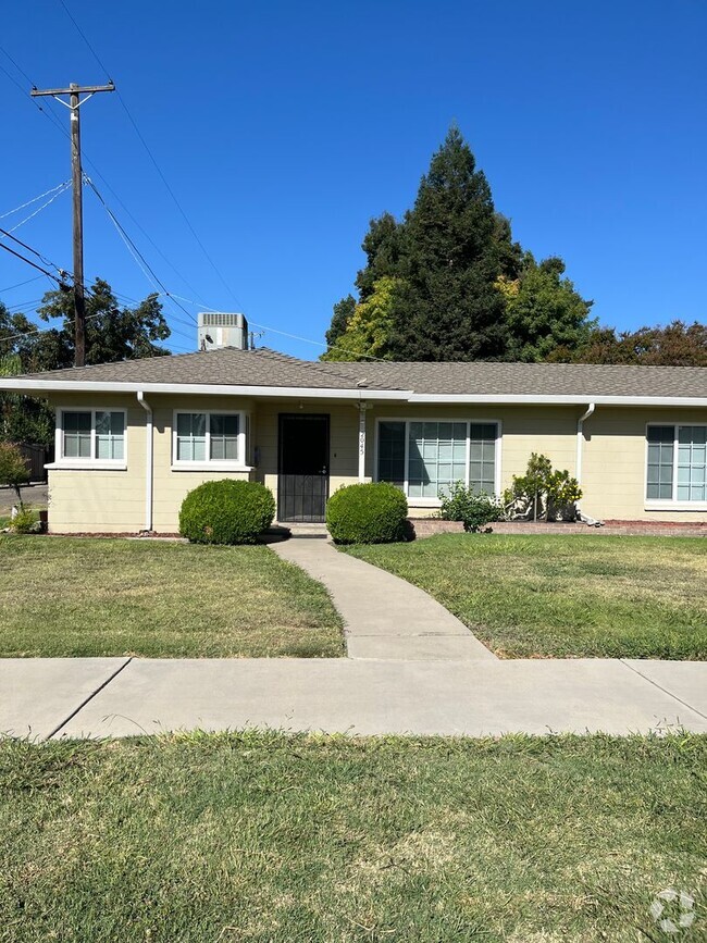 Building Photo - Perfect 2 bedroom Duplex Rental