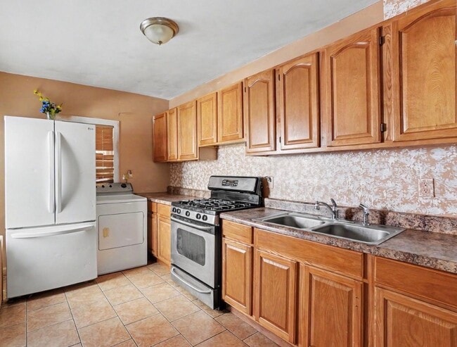 Photo - 1105 Green St