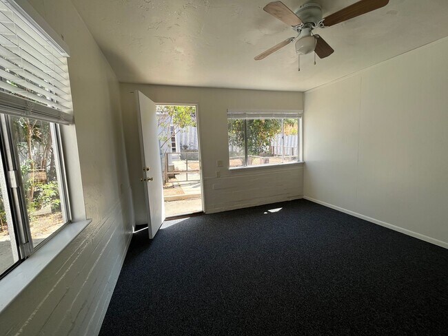 Photo - Centrally Located 3/1