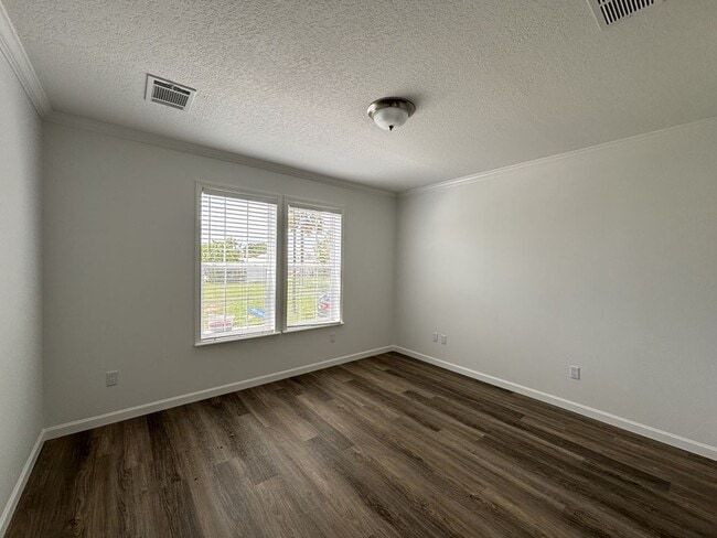 Photo - 7443 43rd Way N