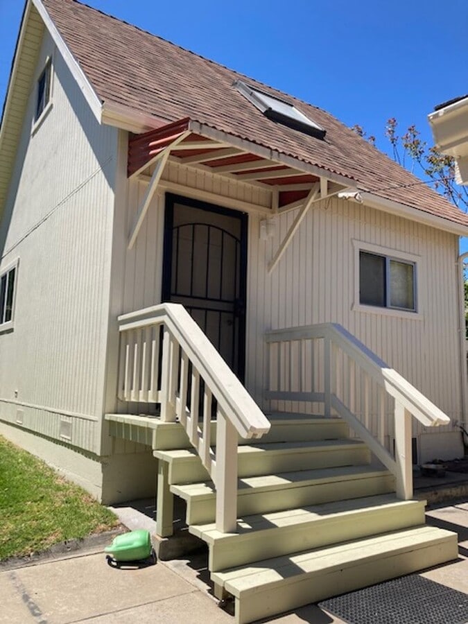 Spacious Studio w/ Large Upstairs Loft - Spacious Studio w/ Large Upstairs Loft