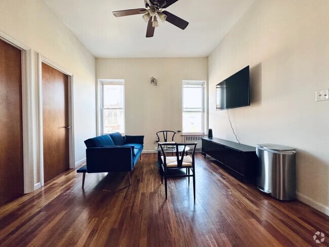 Building Photo - Furnished room/NOT APARTMENT Unit 3R