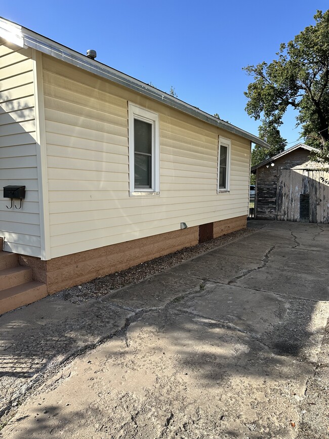 Photo - 1842 W McCormick Ave