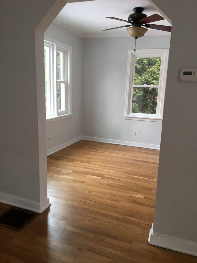 1212 Love St