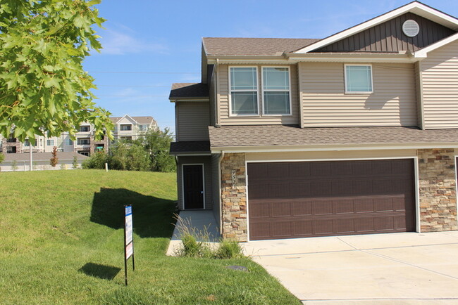 Beautiful Town Home in North Kansas City S... - Beautiful Town Home in North Kansas City S...