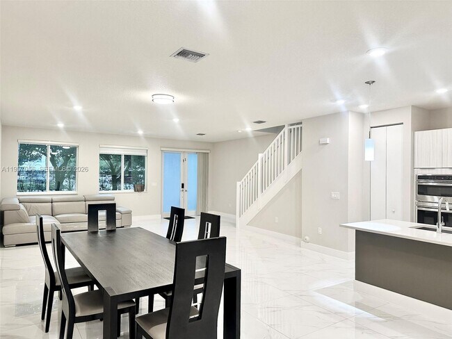 Photo - 10420 NW 67th St