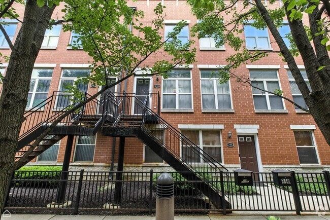Building Photo - 346 E 25th Pl Rental