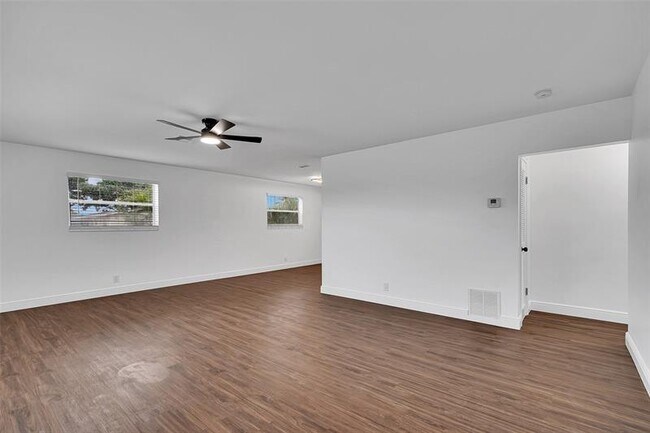 Photo - 420 SW 27th Terrace