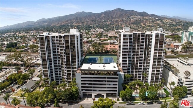 Building Photo - 345 Pioneer Dr Unit 1401 Rental