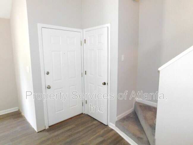 Photo - 502 Plymouth Ln