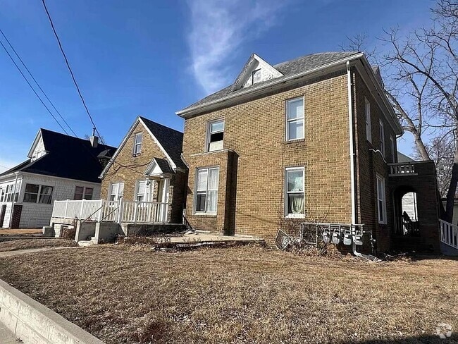 Building Photo - 128 Lafayette St Rental