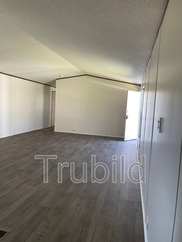 Photo - 17 N Lucky Ln