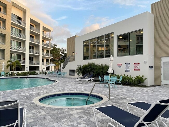 Photo - 1709 N Tamiami Trl Unit 213