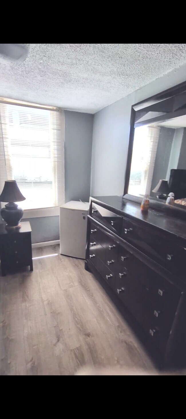Photo - 4020 Dryden Ave