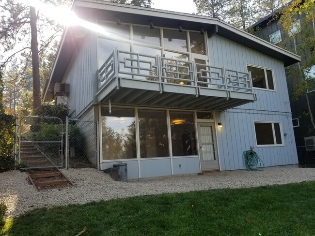 Stunning 3 bed, 2 bath home in historic Ro... - Stunning 3 bed, 2 bath home in historic Ro...