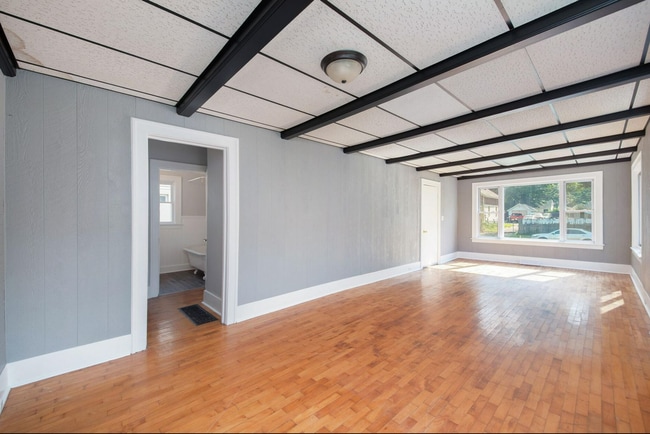 Photo - 817 Dorchester Ave SW