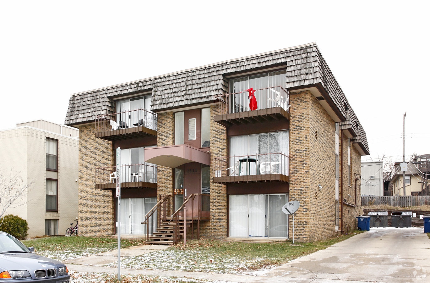 Photo - 1321 Wilmot St Apartments