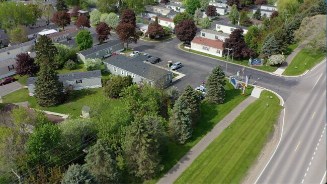 Building Photo - 358 Parker Lake Dr