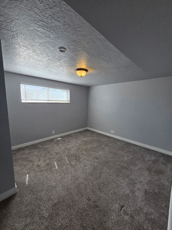 Photo - 1033 E 300 N St