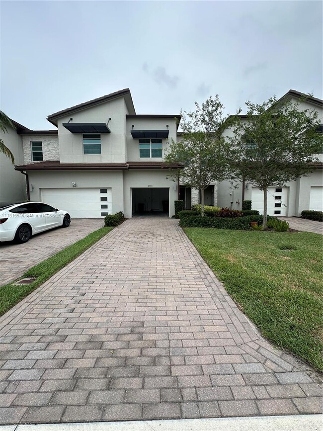 Photo - 8959 Kingsmoor Wy Townhome