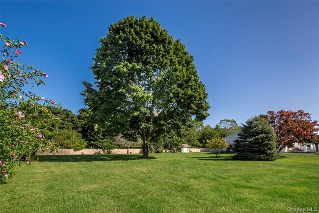 Photo - 275 Maier Pl