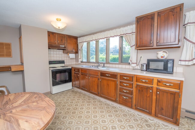 Building Photo - 137A Kingstown Rd