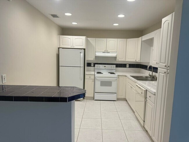 Photo - 300 NE 31st St