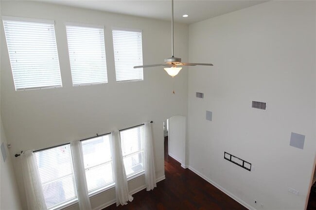 5800 Viejo Dr