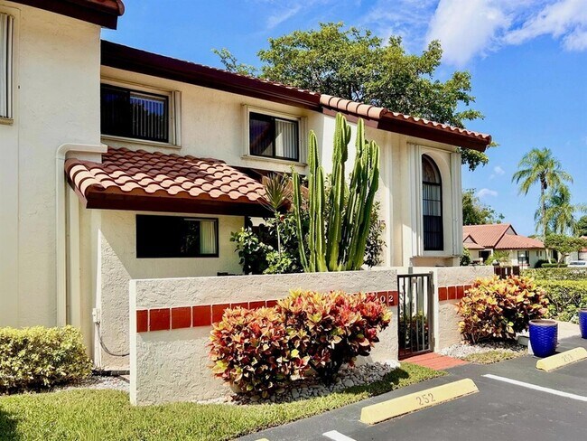 10615 Ocean Palm Way Unit 102