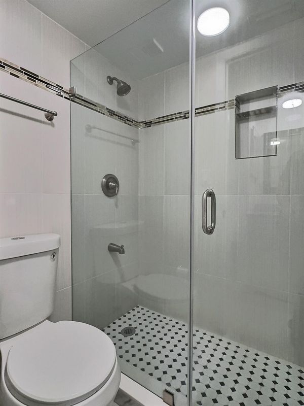 Photo - 2652 Riverside Dr