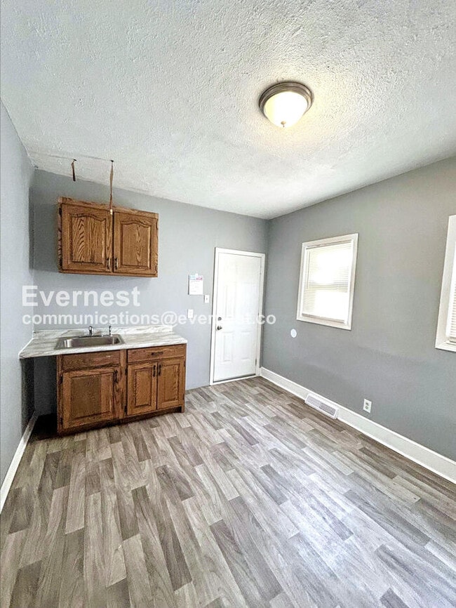 Photo - 3443 Regent Rd Unidad 1