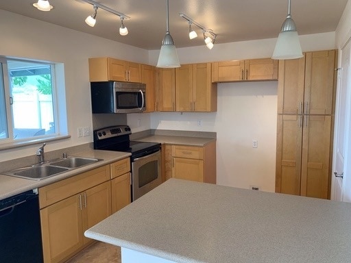 Photo - 3 bedroom 2.5 bath with garage and views