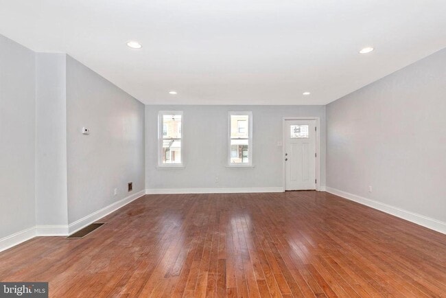 Photo - 3730 Wallace St