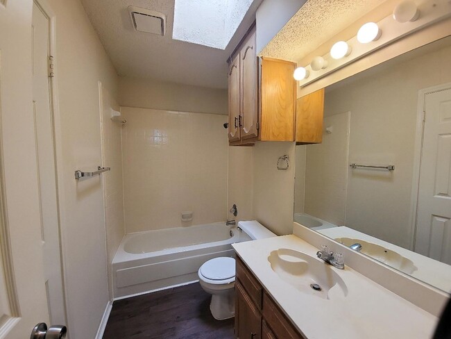 Photo - 1714 Magnolia Ln