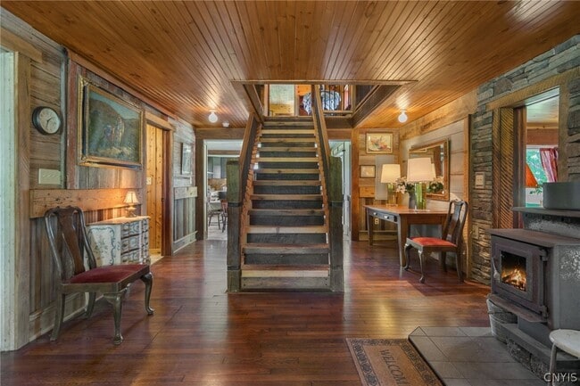 Photo - 1818 Benson Rd