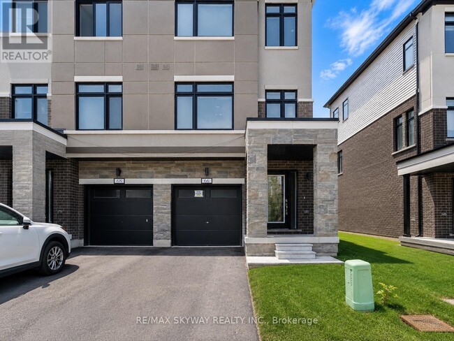 Photo - 66 Fieldridge Cres