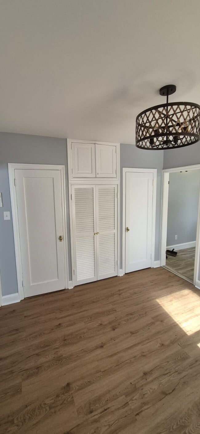 Living room - 1545 Cortland Ave Unit 1st Front