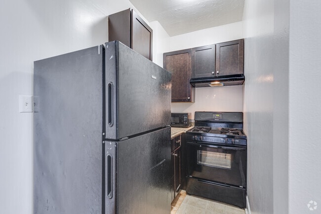 1BR, 1BA + Den - 625SF - Kitchen - Marquette on the Hill