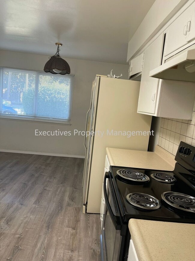 Photo - 3475 Payne Ave