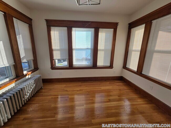 102 Bayswater St Unit 1