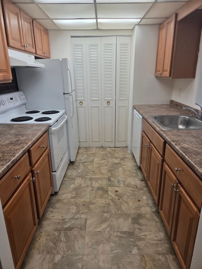 Photo - 55 Greentree Ln Unit 18